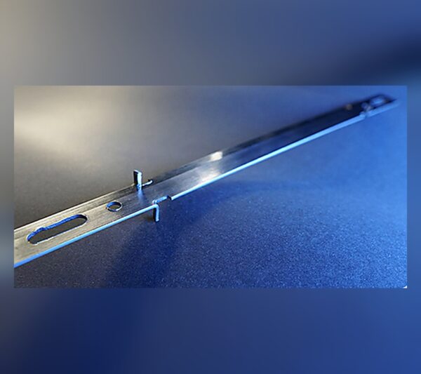Картел челичен дистанцер за оплата — поцинкуван челичен профил 1,6 mm за оплата на бетонски ѕидови